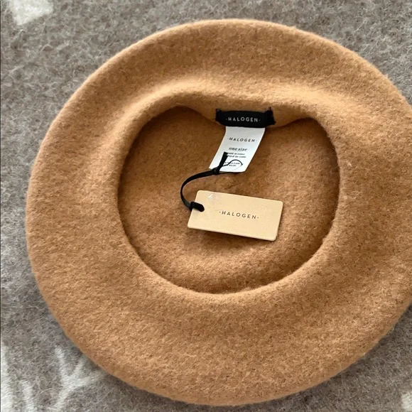 Halogen Wool Tan Beret chic, stylish and a great gift item for that Francophile - Picture 3 of 4